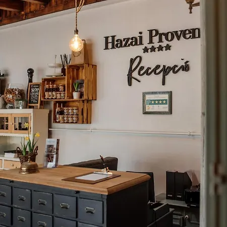 Hazai Provence מלון קפולץ'